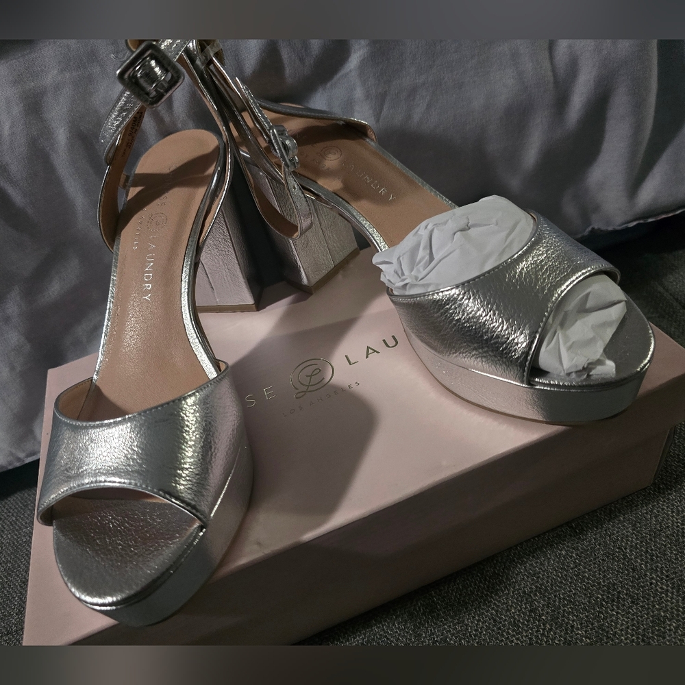 Chinese Laundry Women's Silver Platform Sandals